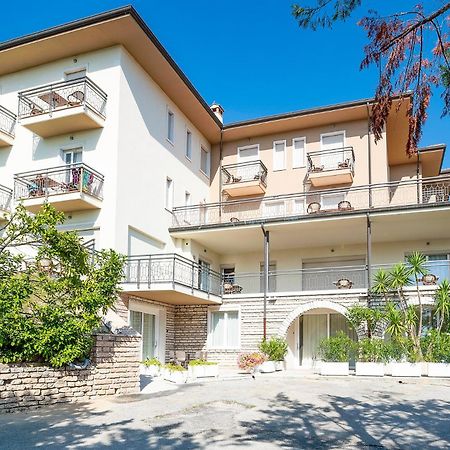 Residenza Panorama Aparthotel Костермано Екстериор снимка