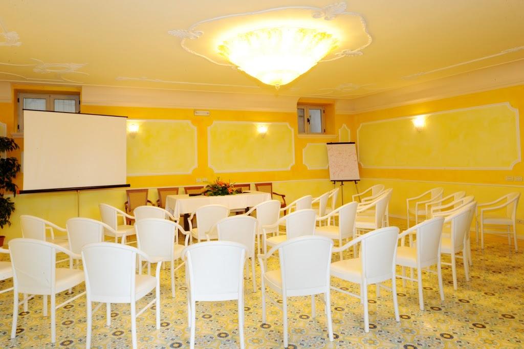 Residenza Panorama Aparthotel Костермано Екстериор снимка
