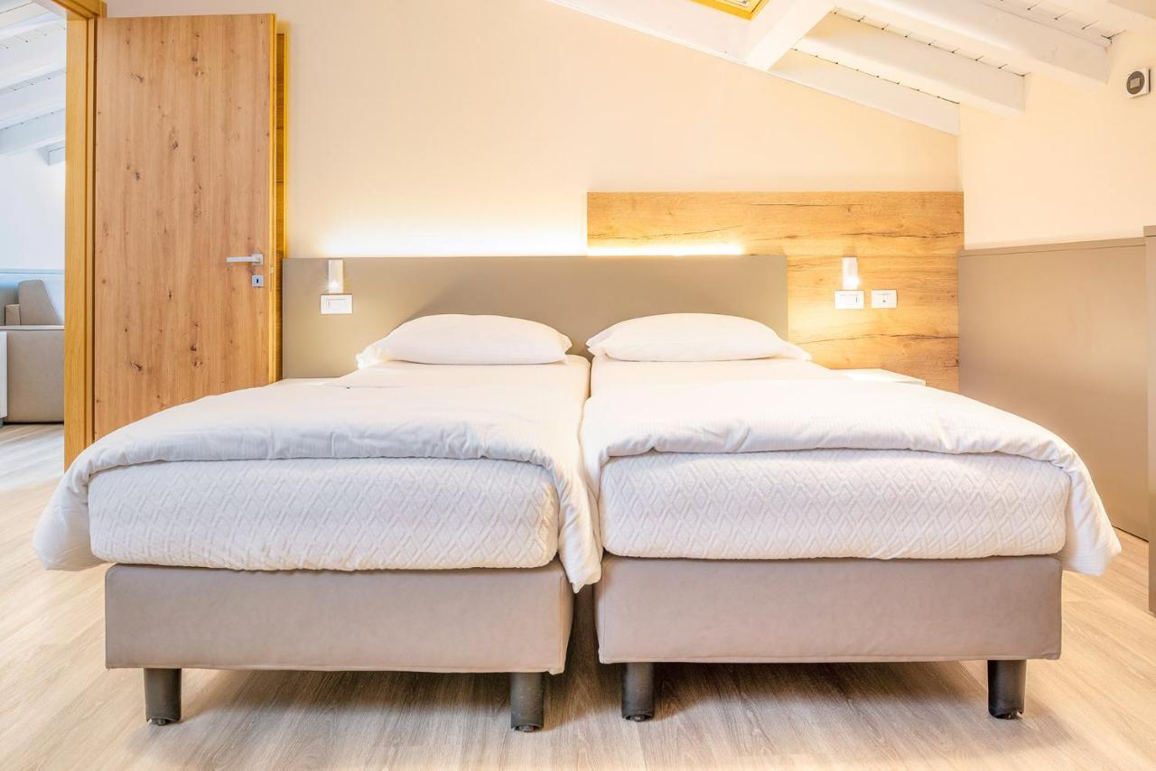 Residenza Panorama Aparthotel Костермано Екстериор снимка