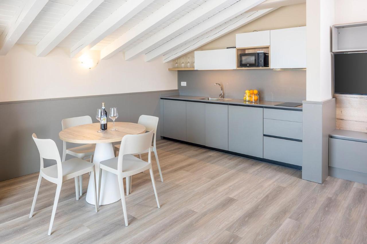 Residenza Panorama Aparthotel Костермано Екстериор снимка