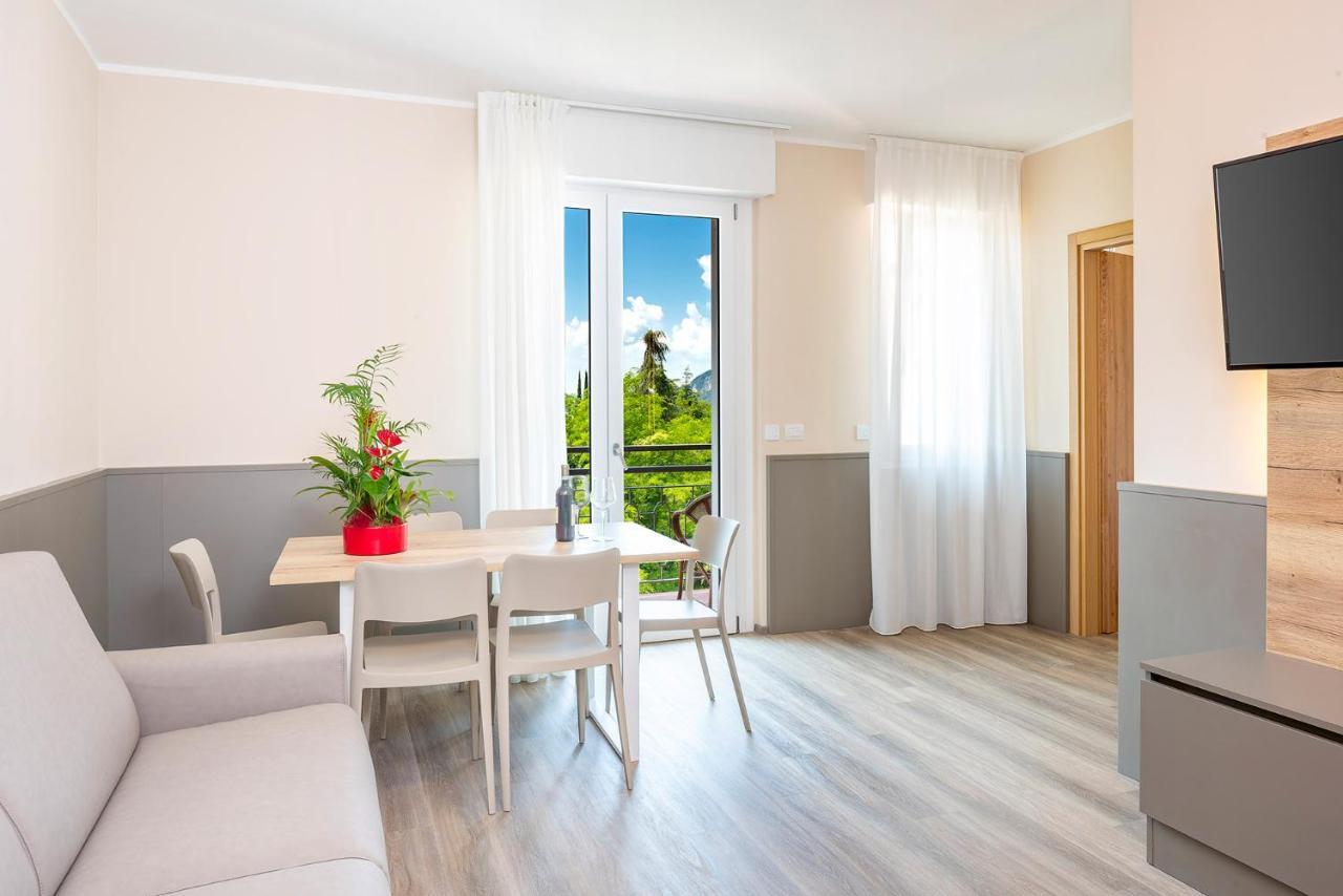 Residenza Panorama Aparthotel Костермано Екстериор снимка