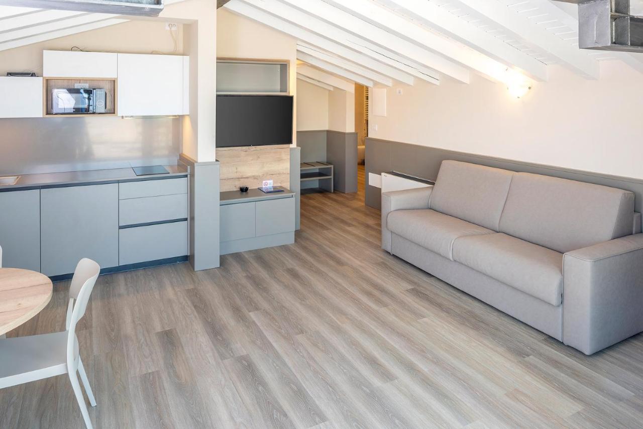 Residenza Panorama Aparthotel Костермано Екстериор снимка