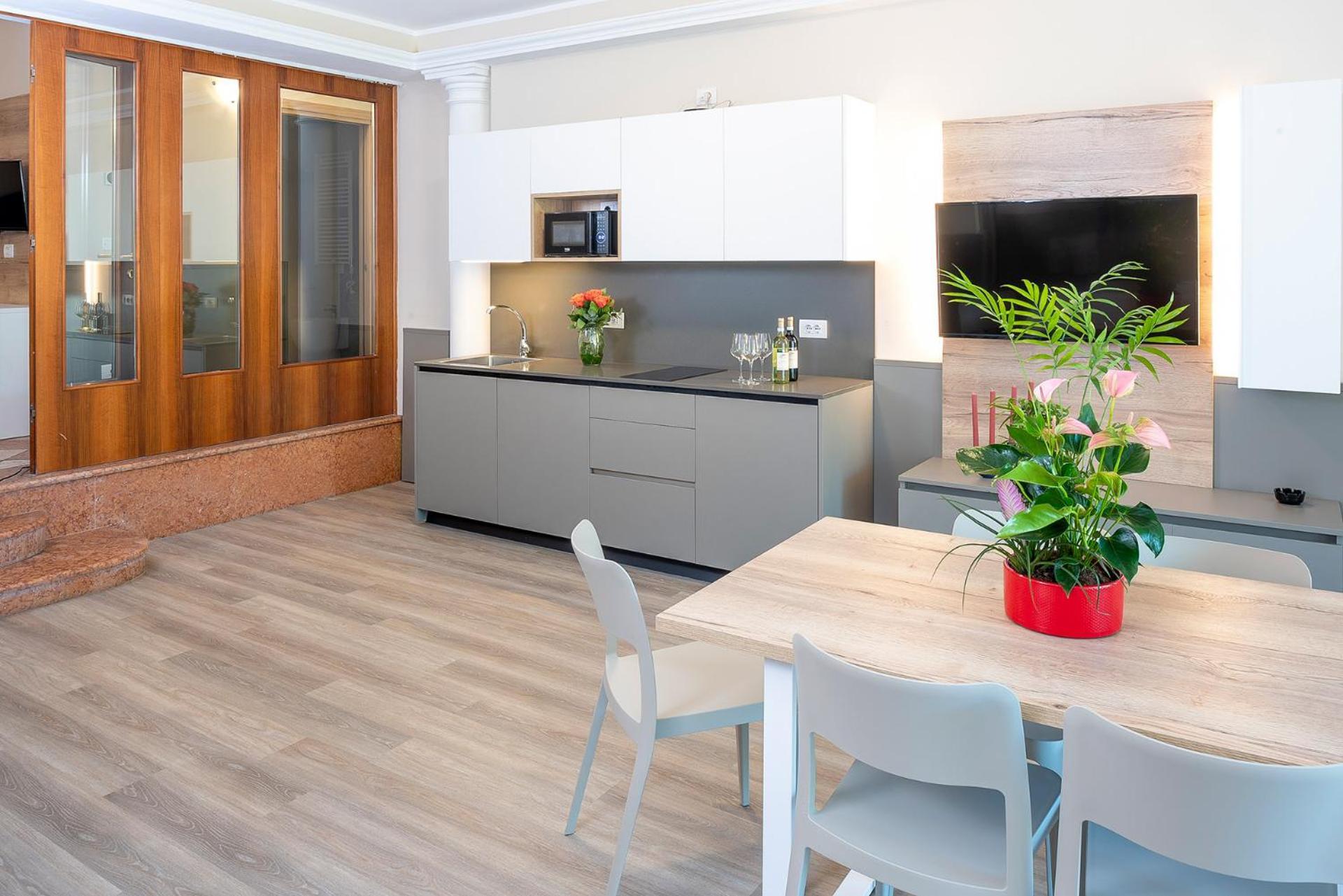 Residenza Panorama Aparthotel Костермано Екстериор снимка