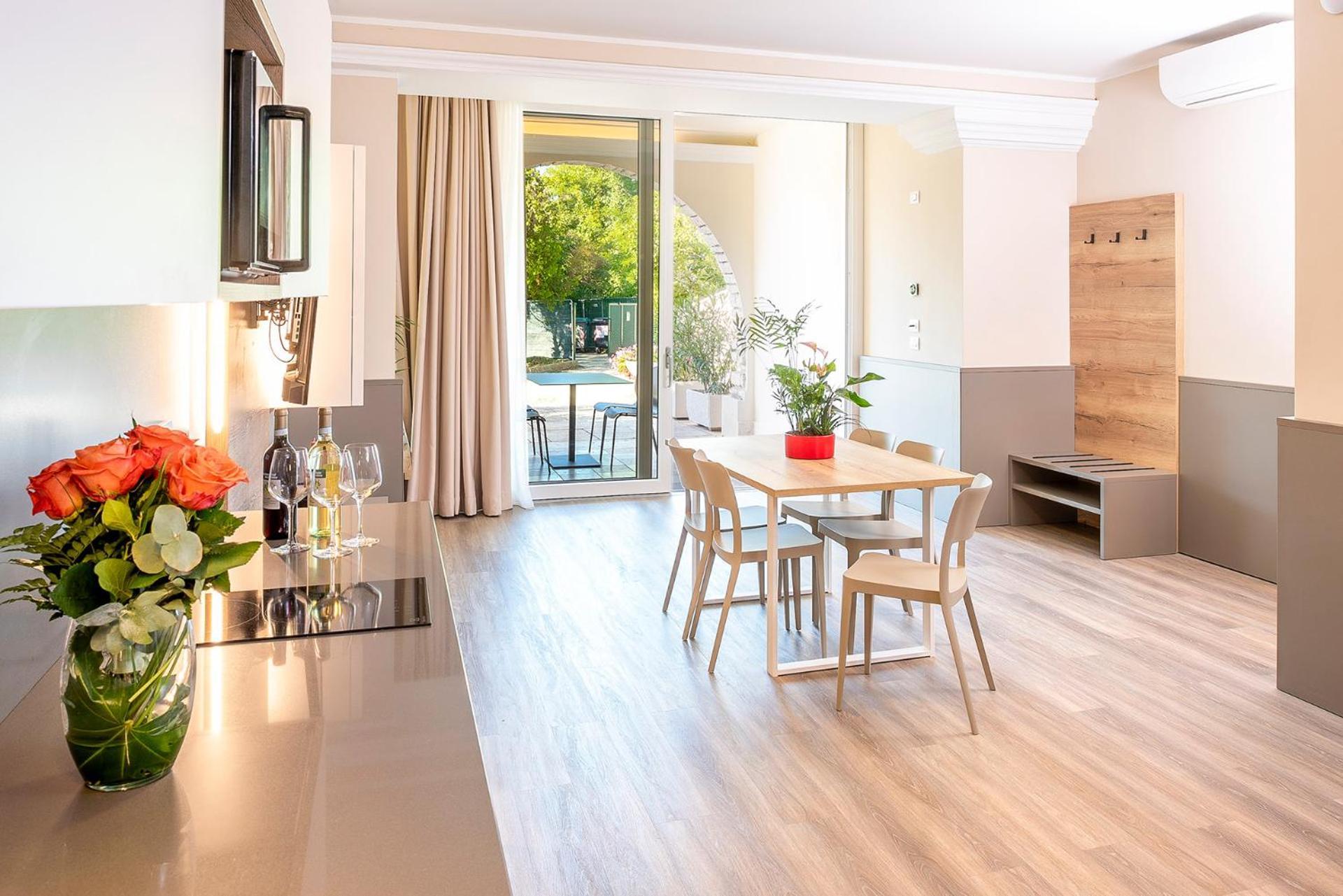 Residenza Panorama Aparthotel Костермано Екстериор снимка